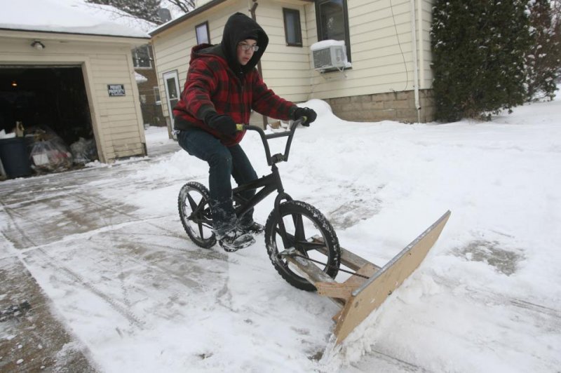 Bicycle-snowplow.jpg